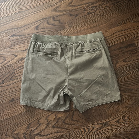 Green Shorts - Abercrombie - Picture 2 of 3